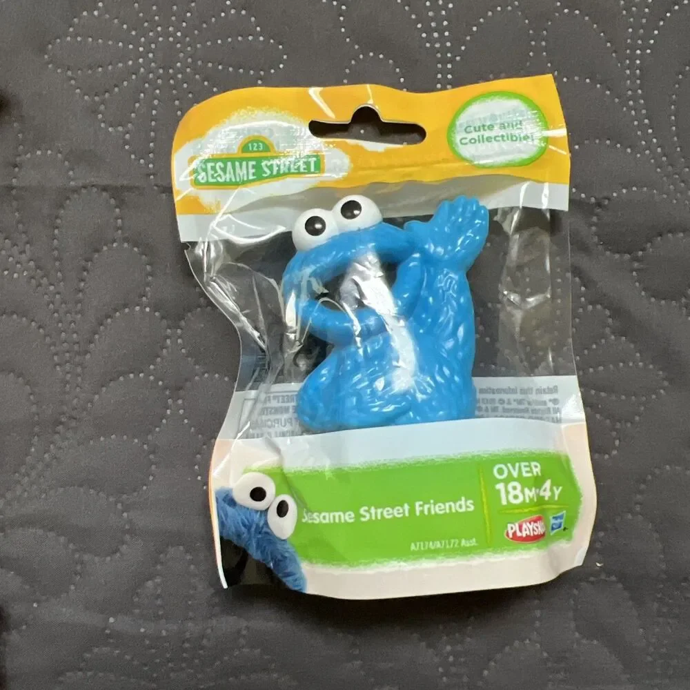 Sesame Street Lot Of 4 Figures Elmo Oscar Cookie Monster 2013 Hasbro Cake Topper